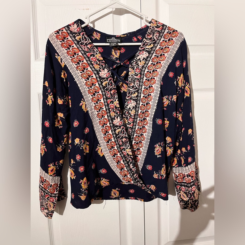 🌻🌻 3 for $30🌻🌻Angie Floral Navy Blouse with Red and White Accents